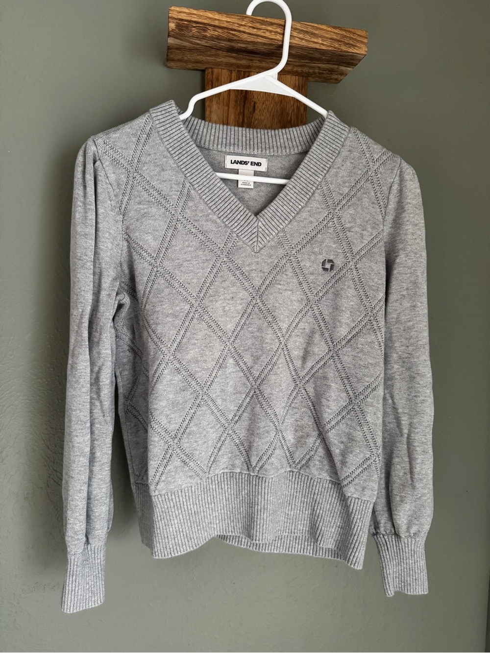 Chase Bank- Lands' End Women's Gray V-Neck Diamond Knit Sweater